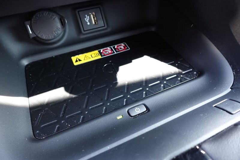 Toyota RAV4 2,0VVT-i A/T 4x4 Comfort Style - fotka 21 z 30