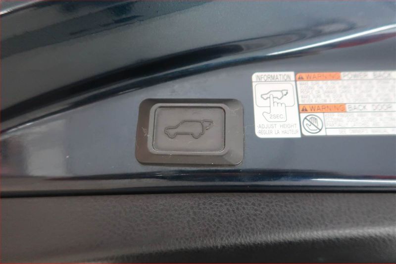 Toyota RAV4 (2017) 2.5 Hybrid - fotka 21 z 21
