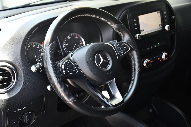 Mercedes-Benz Vito 250D 4MATIC 8MÍST TAŽNÉ NAVI - fotka 17 z 39