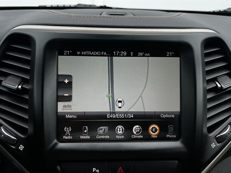 Jeep Cherokee 2.2 147kW 4x4 9.ZF Night Eagle - fotka 16 z 23