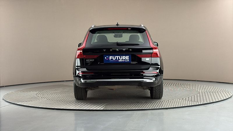 Volvo XC60 2.0 T6 AUT AWD Recharge Core - fotka 5 z 32