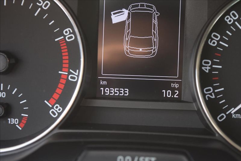 Škoda Fabia 1,2 TSI 66KW TOP VÝBAVA ALU - fotka 43 z 50