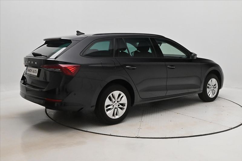 Škoda Octavia 2,0 TDI 110 kW DSG TAŽNÉ Záruk - fotka 5 z 32