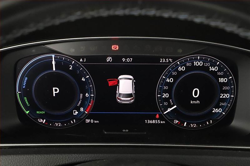 Volkswagen Golf (2020) GTE, Automat, Tempomat - fotka 8 z 16