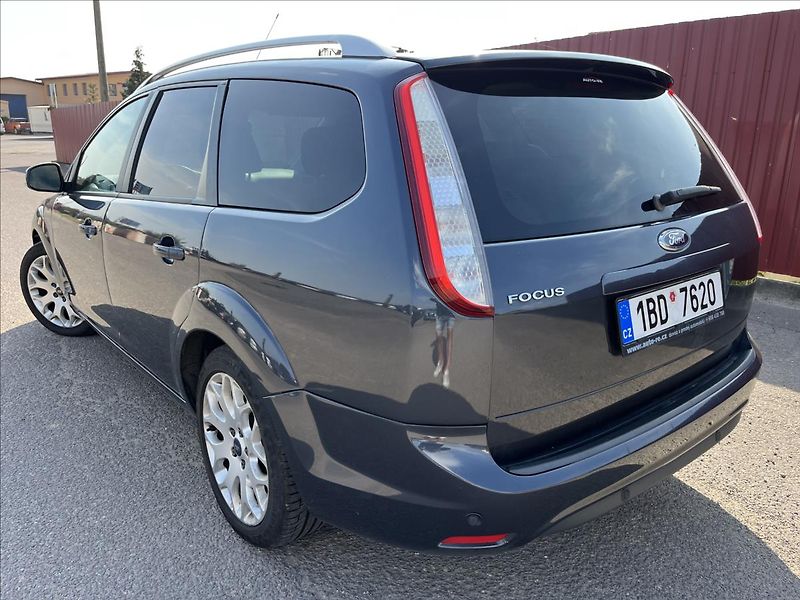 Ford Focus 1,8 i KLIMA 2x KOLA VYHŘ. OKNO - fotka 37 z 37