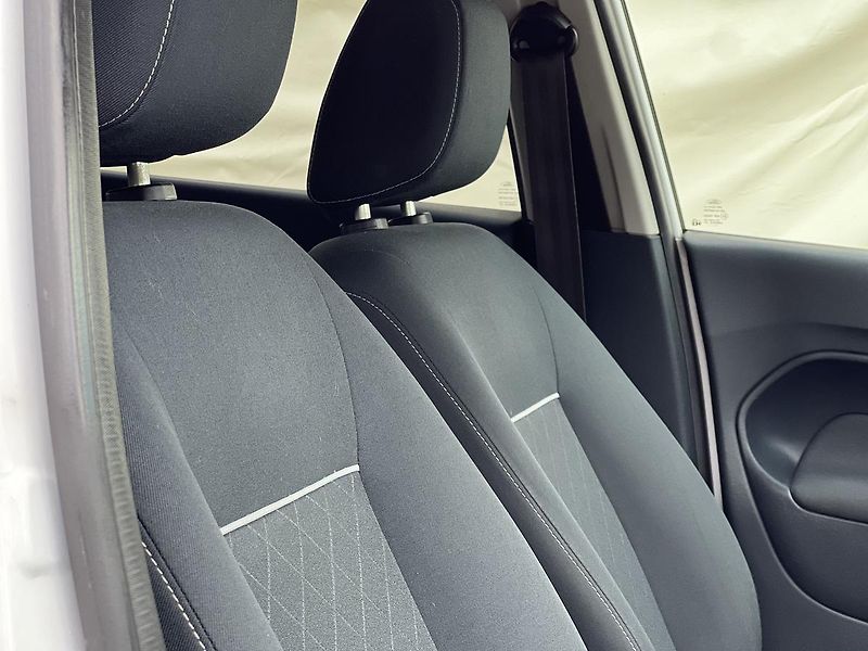 Ford Fiesta 1.25i  ZÁMEK Ř.P. PŮVOD ČR - fotka 28 z 37