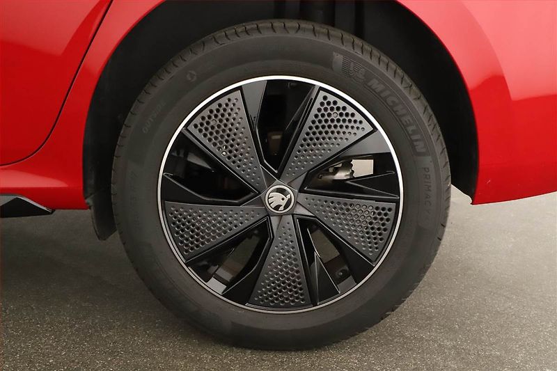 Škoda Kamiq (2025) 1.0 TSI, MONTE CARLO, AUTOMAT - fotka 20 z 20