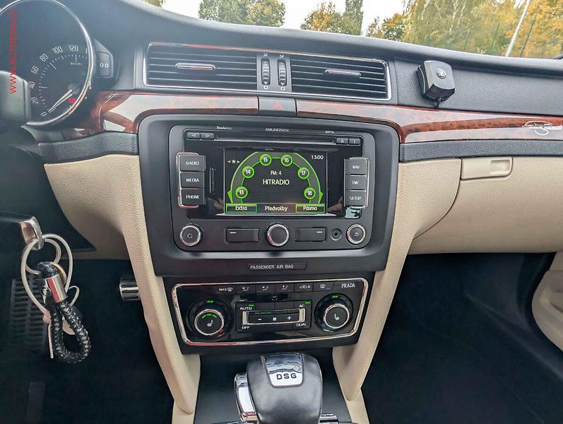 Škoda Superb (2009) 2.0 TDi, Elegance, DSG - fotka 18 z 21