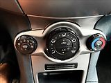 Ford Fiesta 1,2 i SPORT - náhled 15