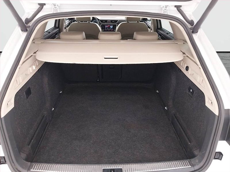 Škoda Superb (2018) Laurin&Klement 2.0 TDI, 4X4 - fotka 14 z 25