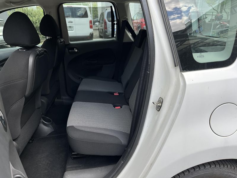 Citroën C3 Picasso - fotka 11 z 16
