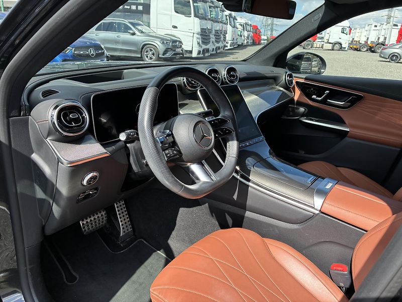 Mercedes-Benz GLC (2024) 300de 4MATIC - fotka 9 z 15