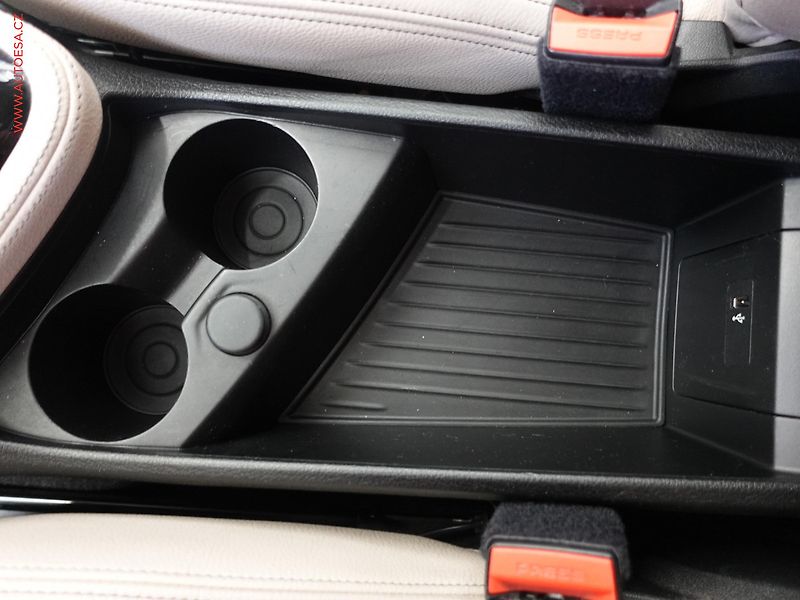 BMW Řada 2 (2017) 2.0d 220d xDrive, AT, navi - fotka 22 z 22