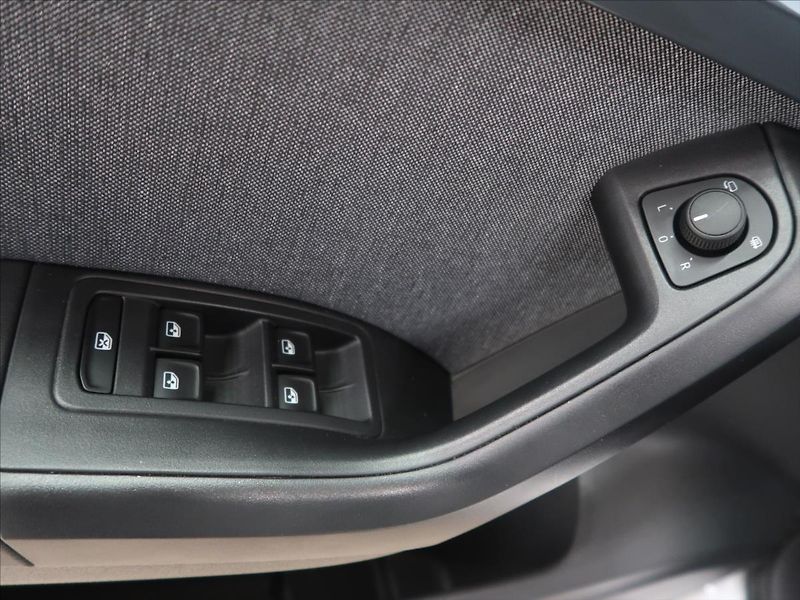 Seat Ateca 1,5 TSI DSG LED 1.majitel - fotka 13 z 39