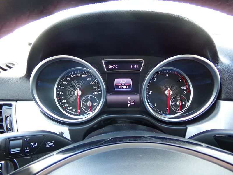 Mercedes-Benz GLE 3,0   350 CDI 4MATIC - fotka 10 z 29