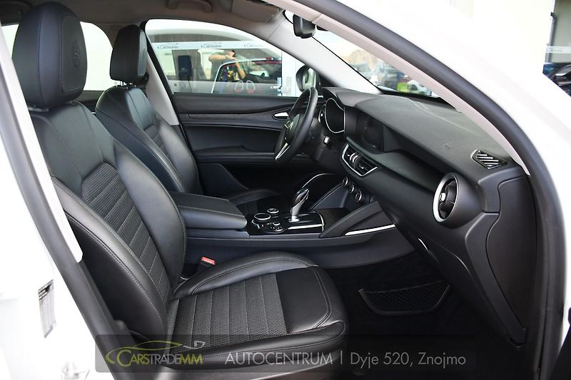 Alfa Romeo Stelvio 2,2JTD 154 KW 4x4 - fotka 16 z 50