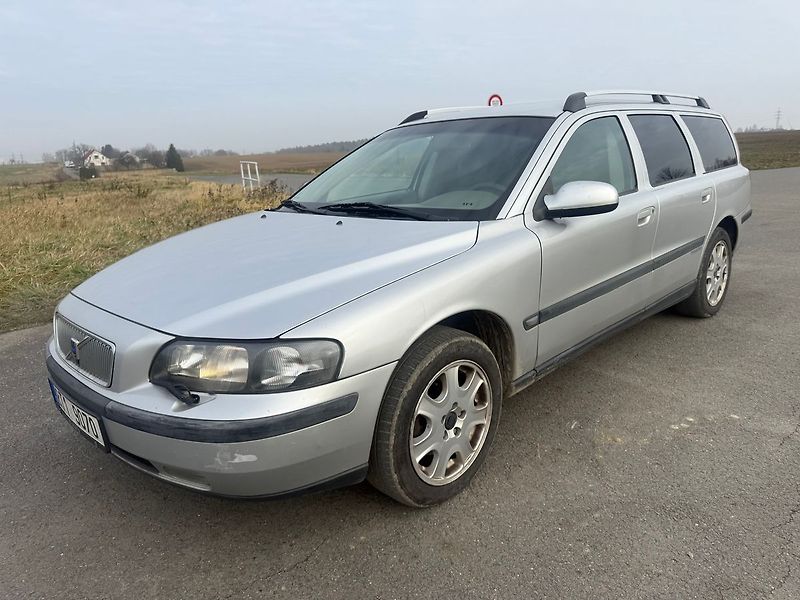Volvo V70 STK 08/2027 - fotka 1 z 15