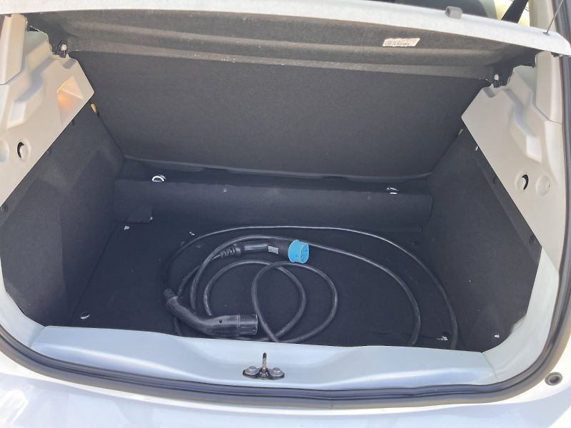 Renault ZOE (2019) 68KW LIFE 41kWh - fotka 13 z 21