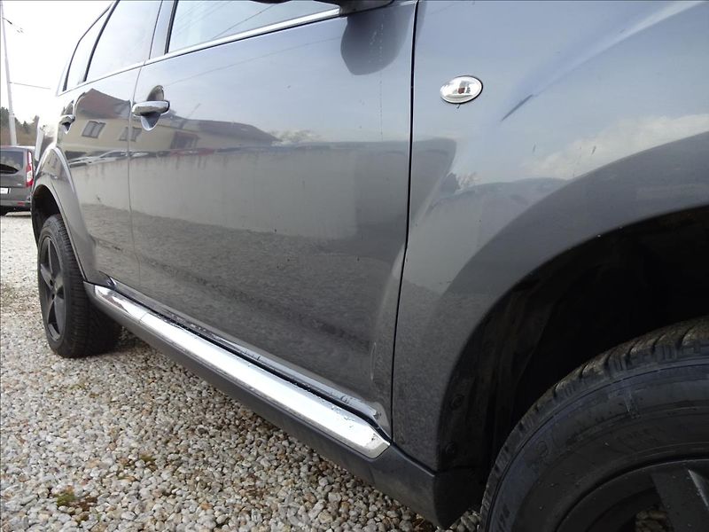 Peugeot 4007 2,2 HDI 115kW 4x4 - fotka 10 z 53