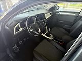 Volkswagen T-Roc 1,0   TSI 85kW,SERVISKA,1.MAJ - náhled 7