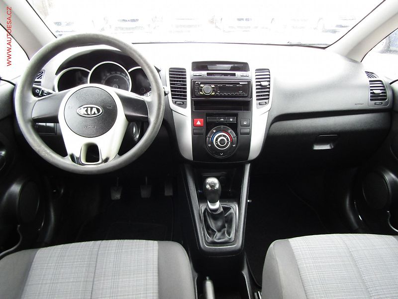 Kia Venga (2010) 1.4CVVT, ČR, TZ - fotka 8 z 17