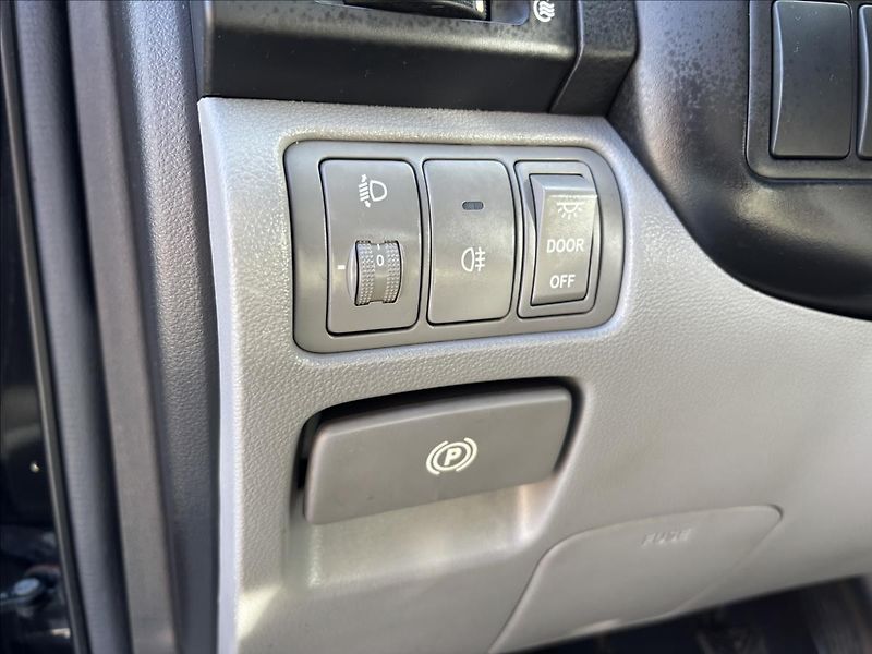 Kia Carnival 2,9 CRDi 136kW 7 Míst - fotka 29 z 43