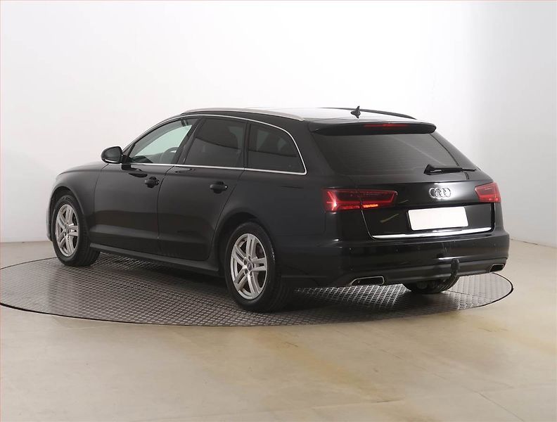 Audi A6 (2015) 2.0 TDI, Automat, Navi, Xenony - fotka 4 z 24