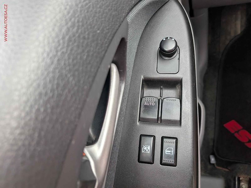 Suzuki SX4 (2007) 1.6 i 4x4, AC - fotka 12 z 14