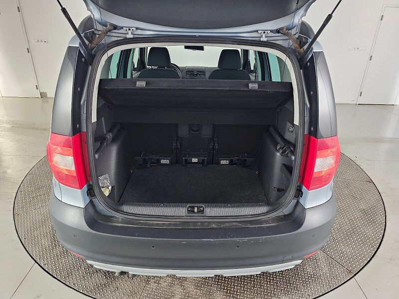 Škoda Yeti (2011) 1.4TSI 90kW EXPERIENCE NAVI XE - fotka 24 z 24