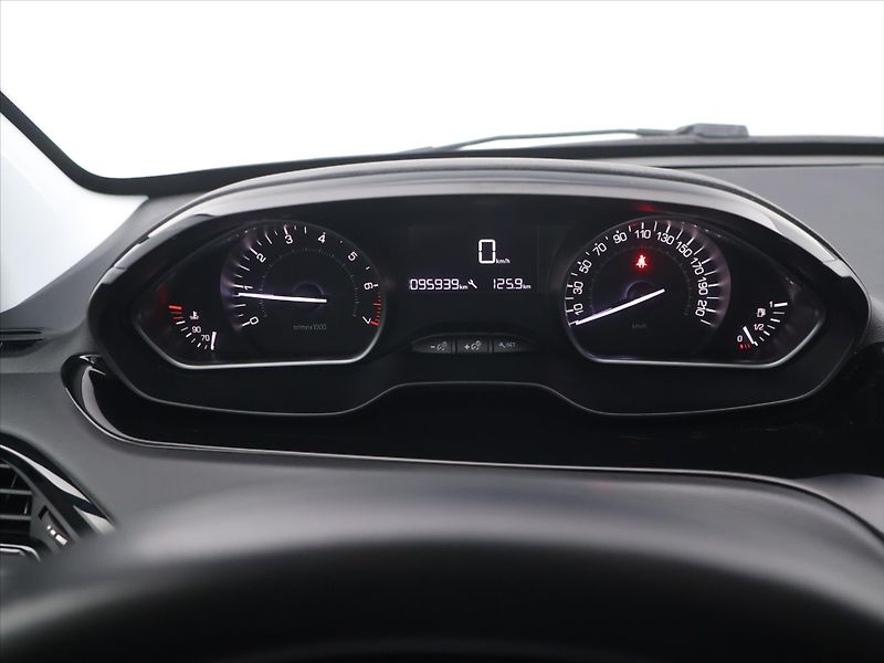 Peugeot 208 1,2 PureTech Klima CZ 1.Maj. - fotka 18 z 32