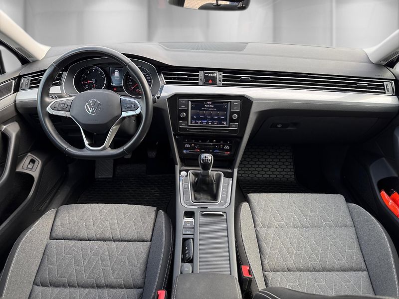 Volkswagen Passat (2023) 1,5 TSi 110 kW Business  - fotka 19 z 24
