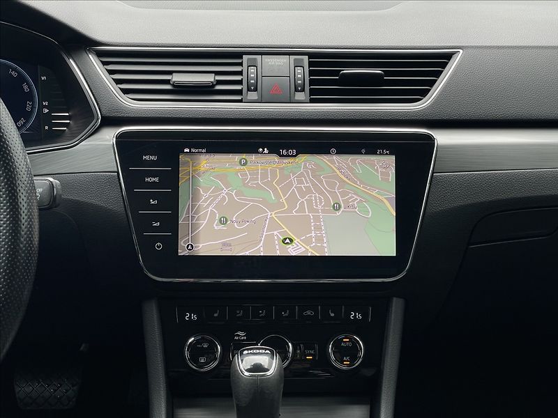 Škoda Superb 2,0 TDI DSG Style Plus NAVI - fotka 12 z 23