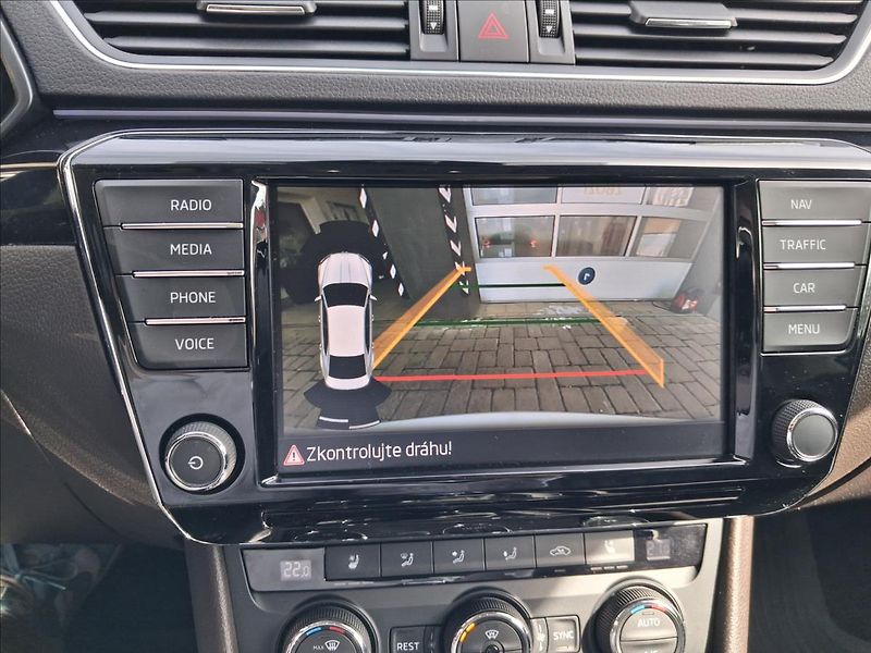 Škoda Superb 2,0 TDI DSG 4x4 L&K Pano - fotka 6 z 22
