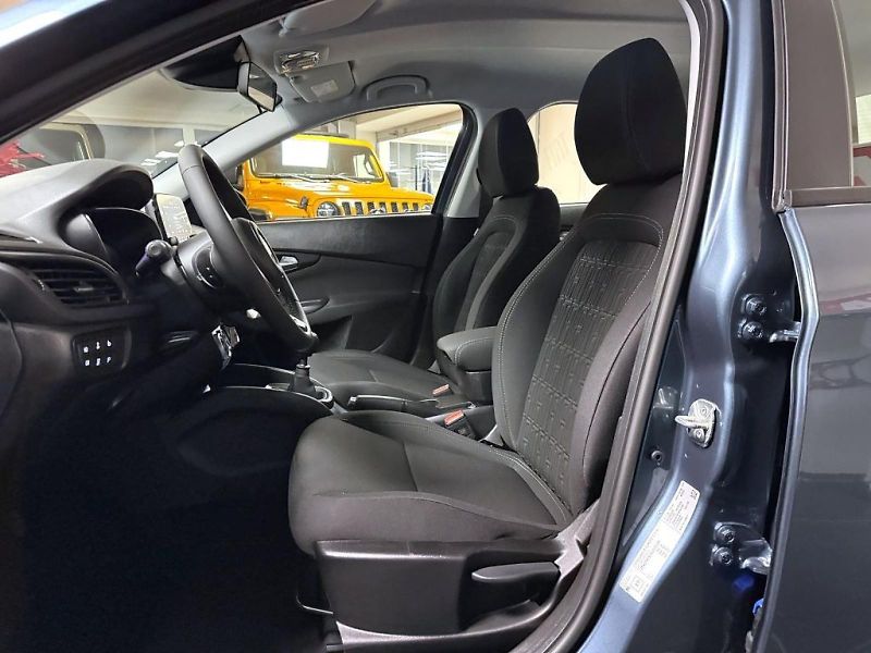 Fiat Tipo (2026) Sedan 1.6 MultiJet 130k MT6 Ur - fotka 7 z 16
