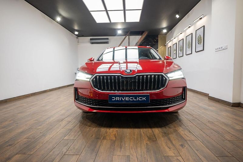 Škoda Superb 2.0 TDI 110 kW L&K - fotka 2 z 43