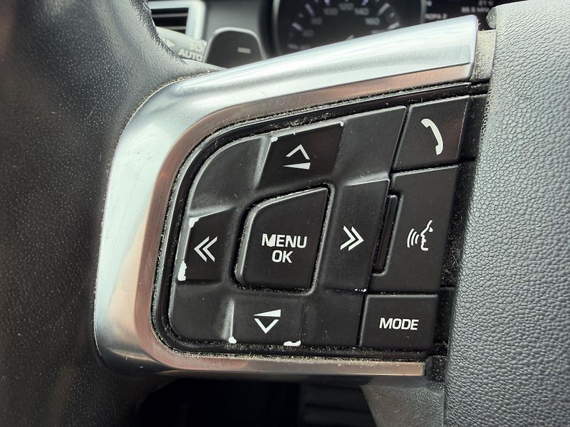 Land Rover Discovery Sport 2.2 TD4 4X4 XENON KŮŽE TAŽNÉ - fotka 18 z 44