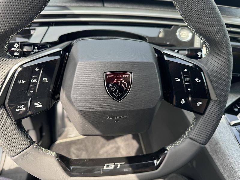 Peugeot 3008 (2024) GT - fotka 16 z 21