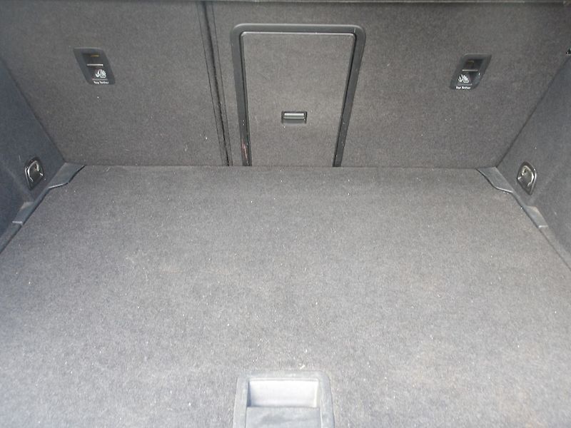 Volkswagen Golf 1,4TSi 92kW ČR ! 2.MAJ.! - fotka 26 z 27