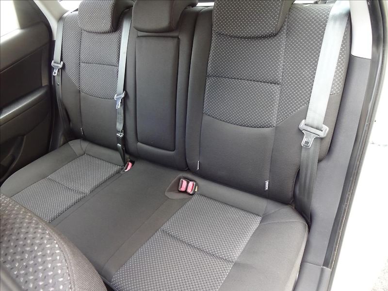 Hyundai i30 1,4i 16V 80kW LPG COMBI - fotka 20 z 46