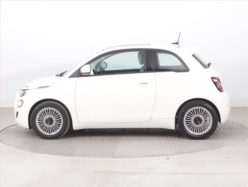 Fiat 500e (2021) 42 kWh, SoH 93%, Automat - fotka 3 z 20