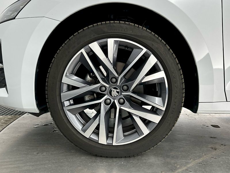 Škoda Octavia (2025) Combi 1.5TSI 110kW Top Selecti - fotka 34 z 34