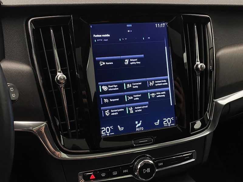 Volvo V90 CC T5 AWD MOMENTUM REZERVACE - fotka 37 z 46