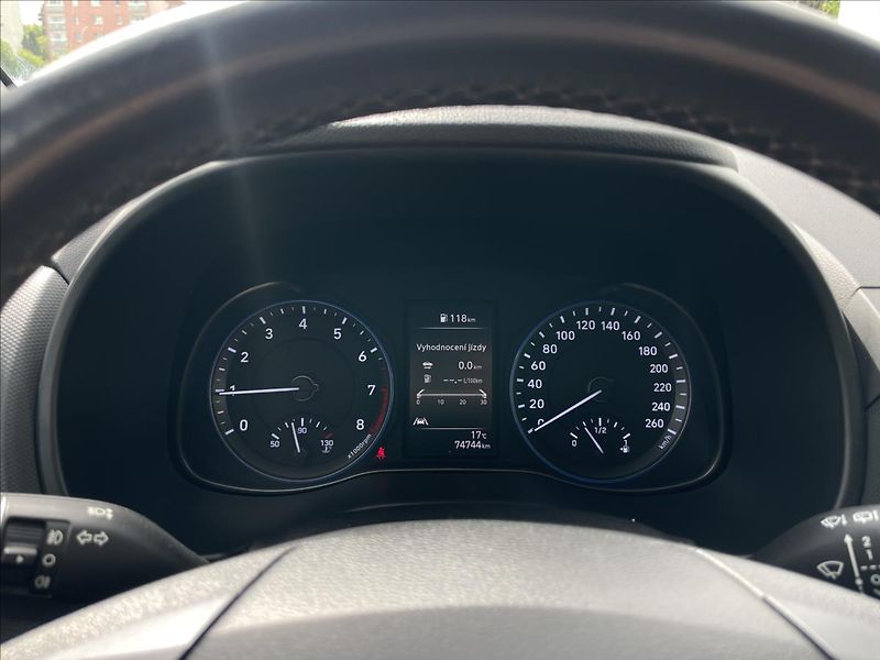 Hyundai Kona 1,0 T-GDI Comfort PDC+Klima - fotka 9 z 23