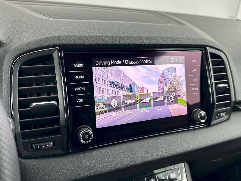 Škoda Karoq (2025) DSG 1.5TSI 110kW SportLine - fotka 13 z 32