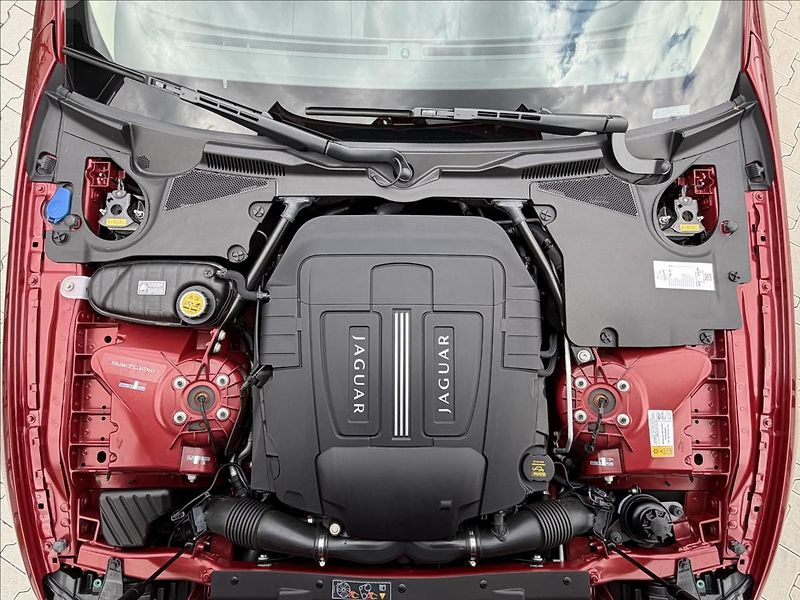 Jaguar XK 5,0 V8 283kW AT Coupe - fotka 29 z 43