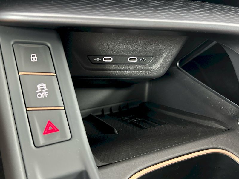 Cupra Terramar (2025) VZ 2.0 TSI 195kW 4x4 DSG - fotka 25 z 37