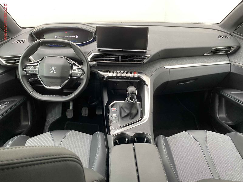 Peugeot 3008 (2023) 1.2 PT, Allure, LED, navi - fotka 8 z 17
