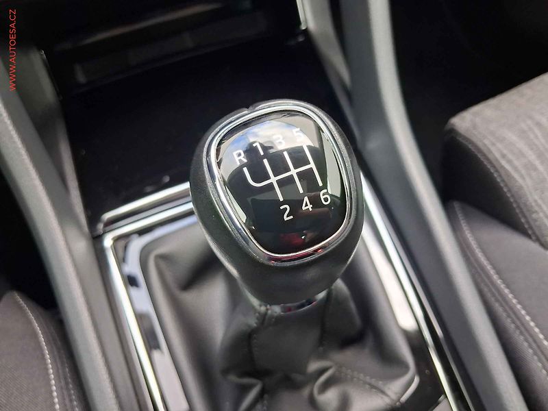 Škoda Karoq (2018) 1.5 TSi, Style, TZ, LED - fotka 12 z 19
