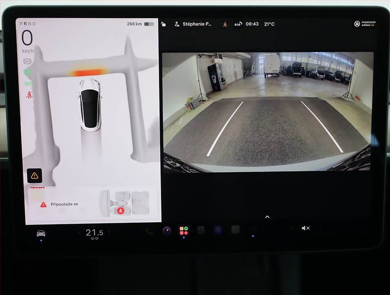 Tesla Model 3 (2022) Long Range 4WD 79kWh, SoH 91% - fotka 18 z 23