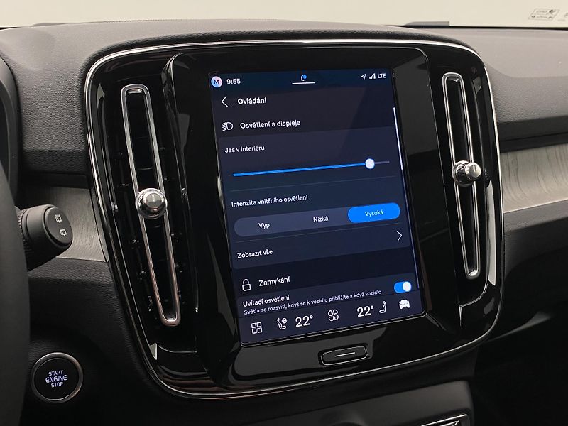 Volvo XC40 (2026) B4 AUT DARK PLUS - fotka 51 z 65